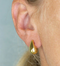 Load image into Gallery viewer, gold teardrop earrings on model