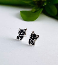 Load image into Gallery viewer, sterling silver cute black cat earrings for children