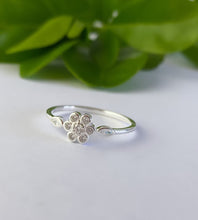 Load image into Gallery viewer, sterling silver sparkle flower ring