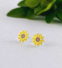 Load image into Gallery viewer, sterling silver yellow sunflower studs