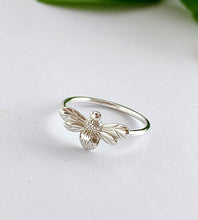 Load image into Gallery viewer, sterling silver bee ring